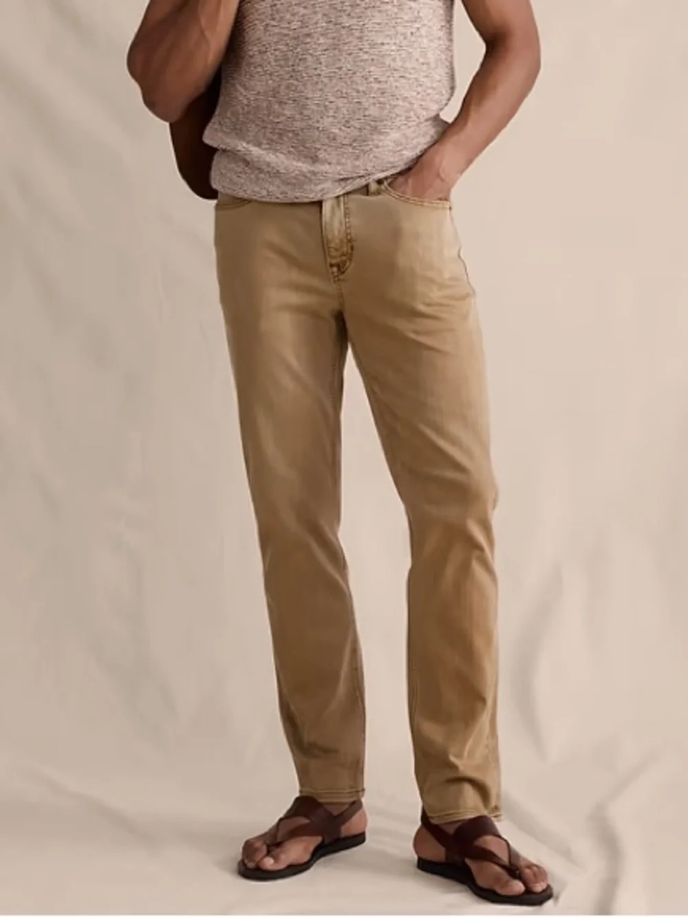 Banana Republic men’s travel jean, 35x30, slim fit khaki color
